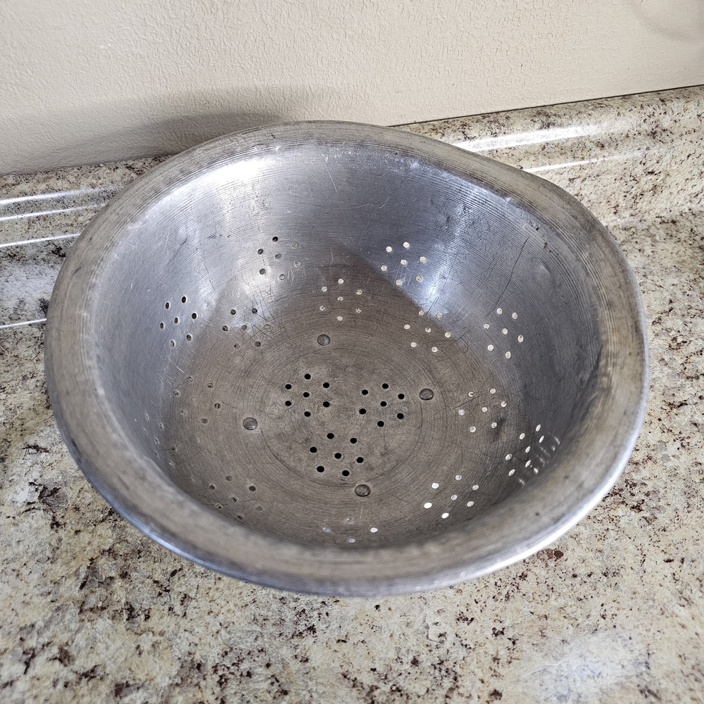 "Vintage" Stainless Steel Colander - Picture 2 of 13